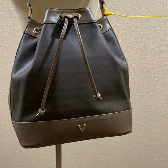 Beautiful Mario Valentino bucket bag.  No call outs.  Slightly used.  🔥🔥🔥 - Picture 2 of 12